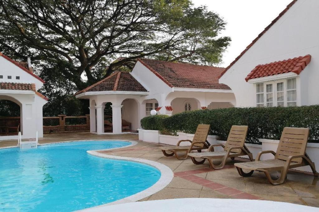 Villa Centro Hua Hin Buitenkant foto